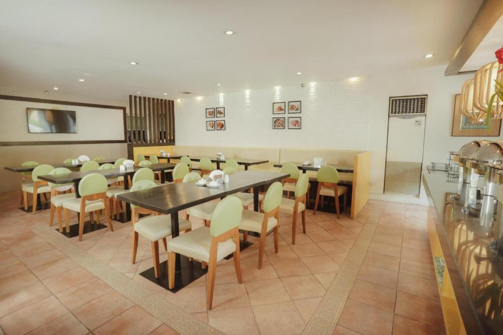 Casa Leticia Boutique Hotel Davao Bagian luar foto