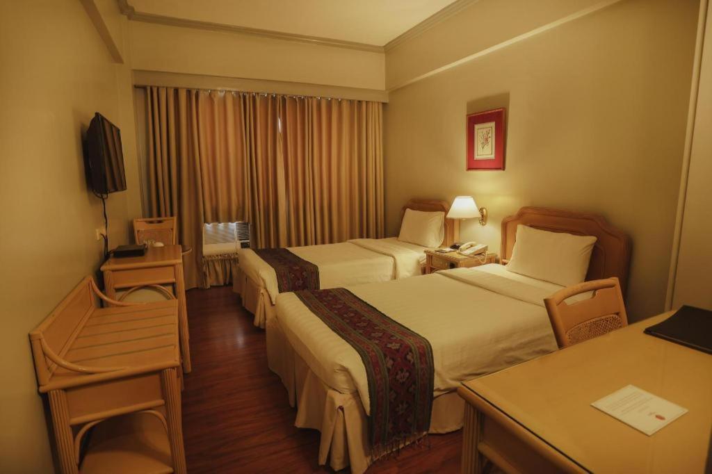 Casa Leticia Boutique Hotel Davao Bagian luar foto